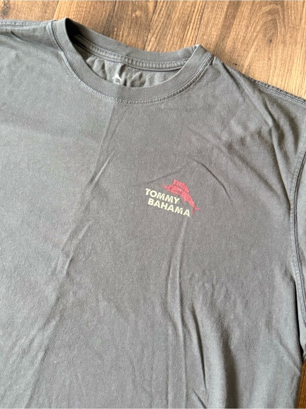 Tommy Bahama Relax First Class Flight Graphic T Shirt Men’s XL Gray 100% Cotton - Picture 3 of 8